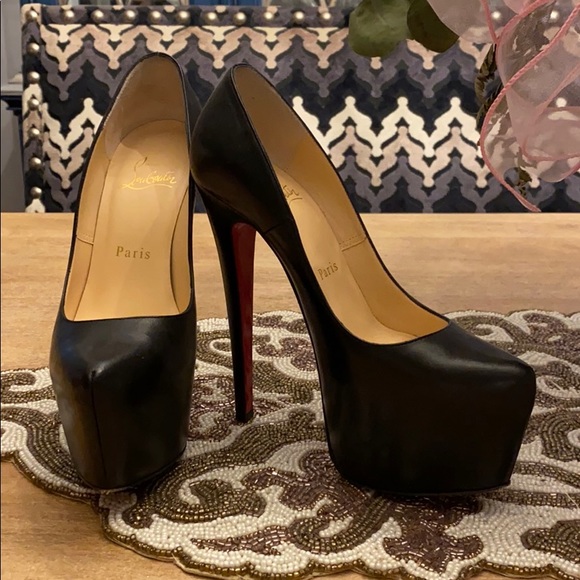 daffodile heels